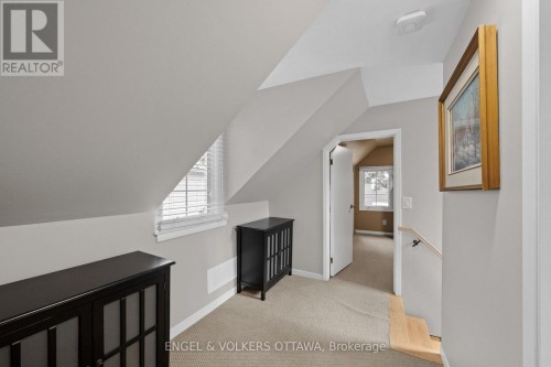 4 Avon Lane, Ottawa, ON 