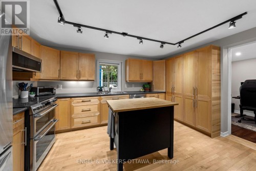 4 Avon Lane, Ottawa, ON 