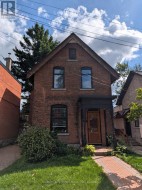 18 WILTON CRESCENT Ottawa, ON K1S 2T5