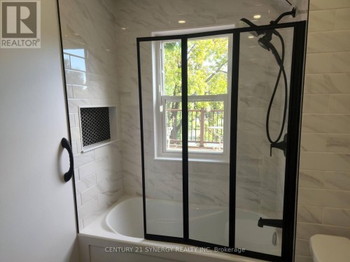 18 Wilton Crescent, Ottawa, ON 