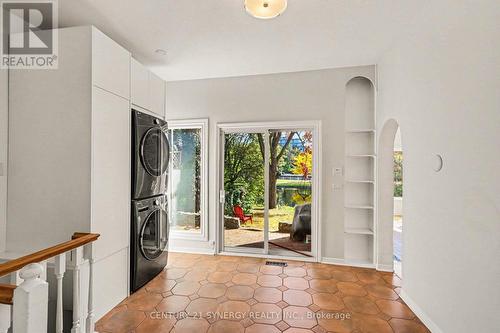 18 Wilton Crescent, Ottawa, ON 