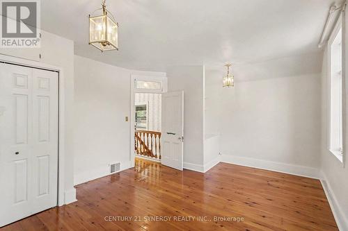 18 Wilton Crescent, Ottawa, ON 