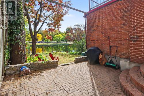 18 Wilton Crescent, Ottawa, ON 