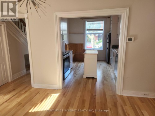 18 Wilton Crescent, Ottawa, ON 