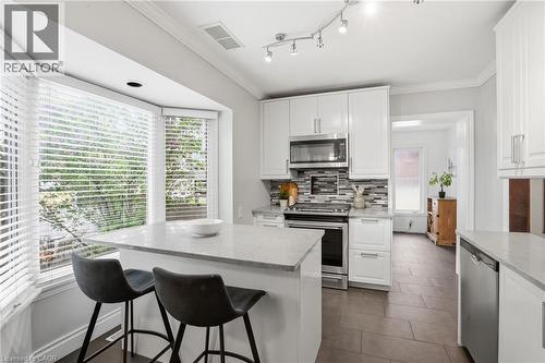 230 Beach Boulevard, Hamilton, ON 