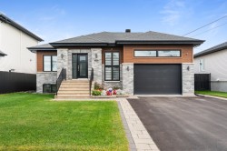 14305 Rue des Saules Mirabel, QC J7N 0S9
