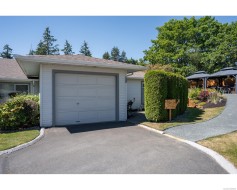 #20-450 Bay Ave Parksville, BC V9P 2K2