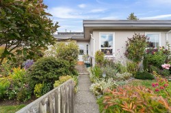 #7-3060 Harriet Rd Saanich, BC V9A 1T5