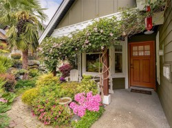 19 Carly Lane  View Royal, BC V9B 0A2