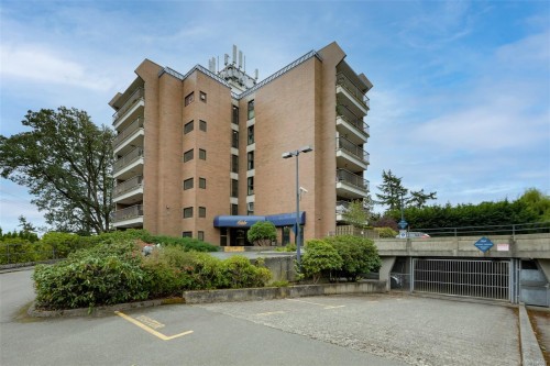 #201-4030 Quadra St  Saanich, BC V8X 1K2