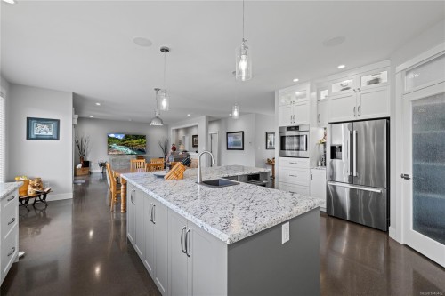 1100 Alpine View Pl, Coombs, BC 