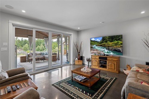 1100 Alpine View Pl, Coombs, BC 