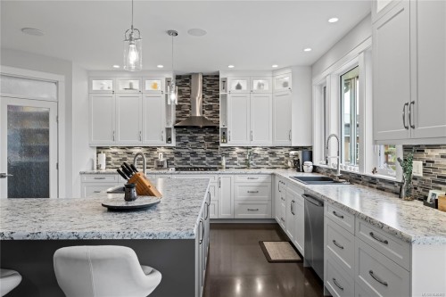 1100 Alpine View Pl, Coombs, BC 
