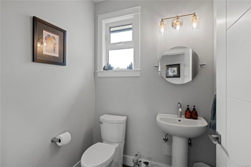 1100 Alpine View Pl, Coombs, BC 