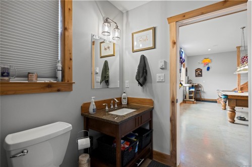 1100 Alpine View Pl, Coombs, BC 