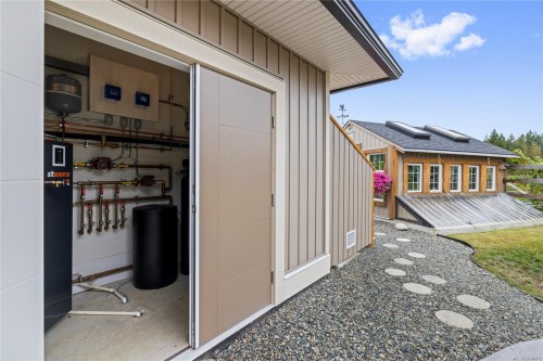 1100 Alpine View Pl, Coombs, BC 