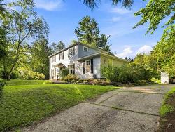232 Alexandra Avenue Bridgewater, NS B4V 1H9