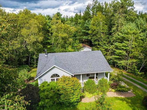 75 Lawrence Road, Windermere, NS 