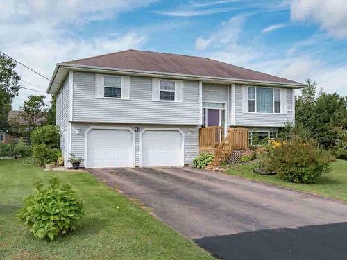 47 Anne Crescent  Stratford, PE C1B 1M8