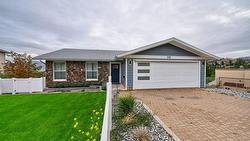 318 Gleneagles Drive  Kamloops, BC V2E 1Z4