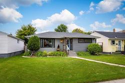 547 Renfrew ST  Winnipeg, MB R3N 1J8