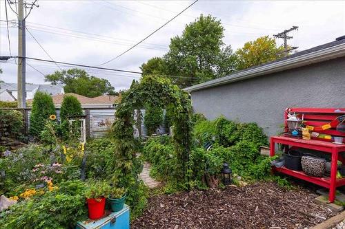 547 Renfrew St, Winnipeg, MB 