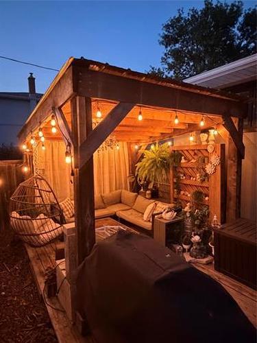547 Renfrew St, Winnipeg, MB 
