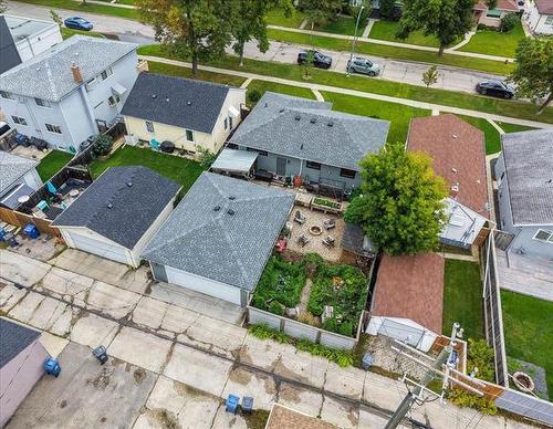 547 Renfrew St, Winnipeg, MB 