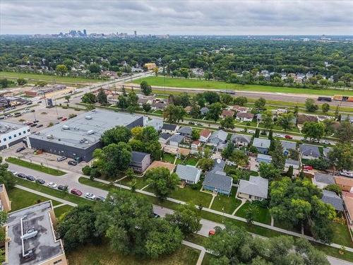 547 Renfrew St, Winnipeg, MB 