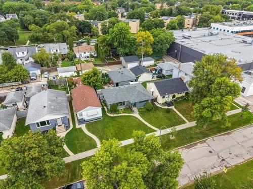 547 Renfrew St, Winnipeg, MB 