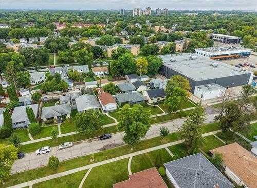 547 Renfrew St, Winnipeg, MB 