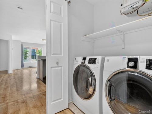 Salle de lavage - 03-8330 Rue De Londres, Brossard, QC 