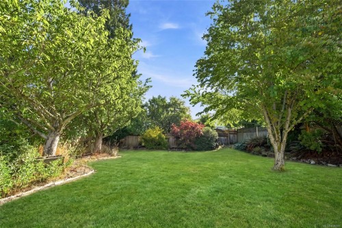 5822 Shadow Mountain Rd, Nanaimo, BC 