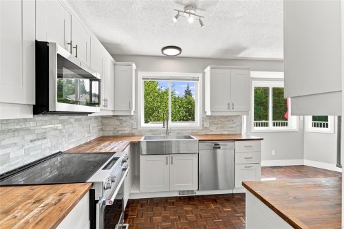 5822 Shadow Mountain Rd, Nanaimo, BC 
