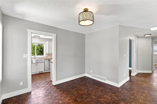 5822 Shadow Mountain Rd, Nanaimo, BC 