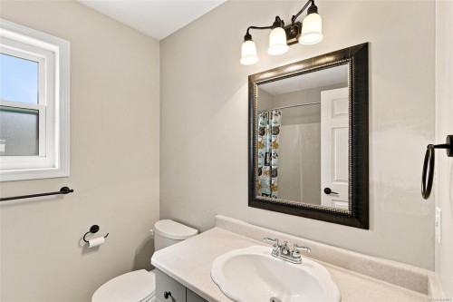 5822 Shadow Mountain Rd, Nanaimo, BC 