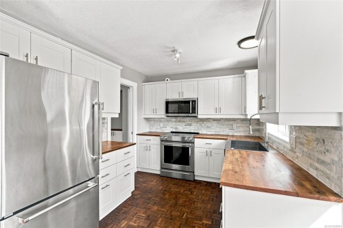 5822 Shadow Mountain Rd, Nanaimo, BC 