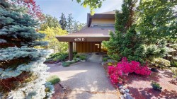 #499D-4678 Elk Lake Dr Saanich, BC V8Z 5M1