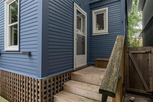 709 Fleet Ave, Winnipeg, MB 