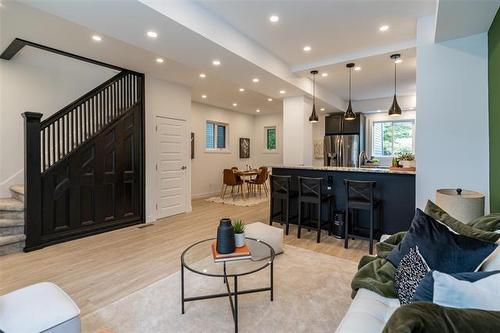 709 Fleet Ave, Winnipeg, MB 