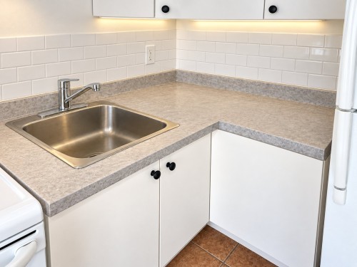 Kitchen - 9-2 Place Dupont, Châteauguay, QC 