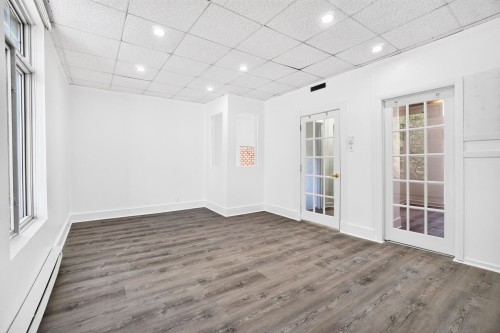 Salle de conférence - 710 Boul. Décarie, Montréal (Saint-Laurent), QC 