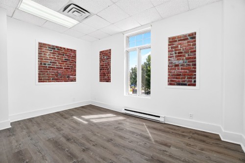 Bureau - 710 Boul. Décarie, Montréal (Saint-Laurent), QC 