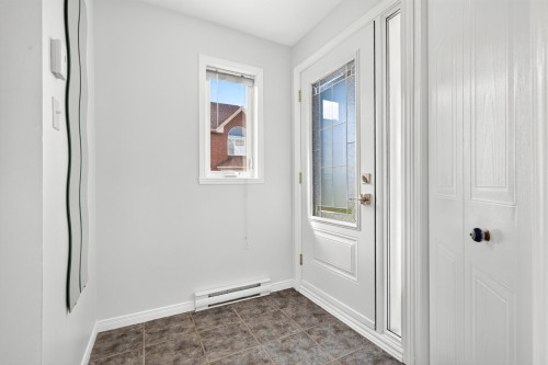 Mud Room - 9456 Rue Riverin, Brossard, QC 