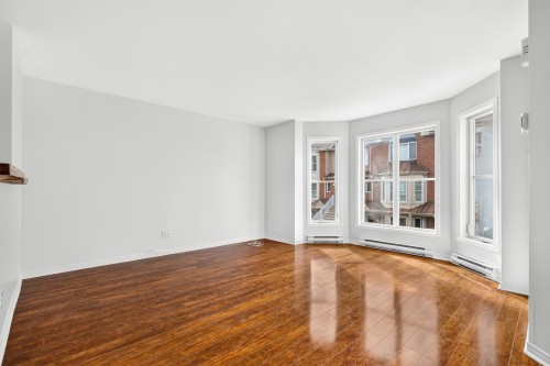 Living Room - 9456 Rue Riverin, Brossard, QC 