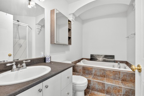Bathroom - 9456 Rue Riverin, Brossard, QC 
