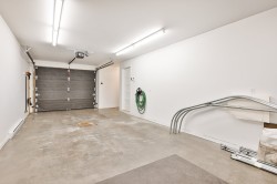 Garage - 