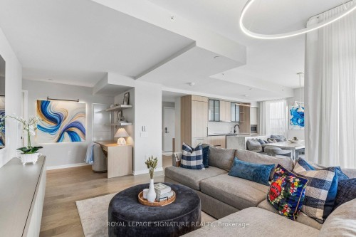 702-10 Graphophone Grove , Toronto, ON M6H 0E5 5