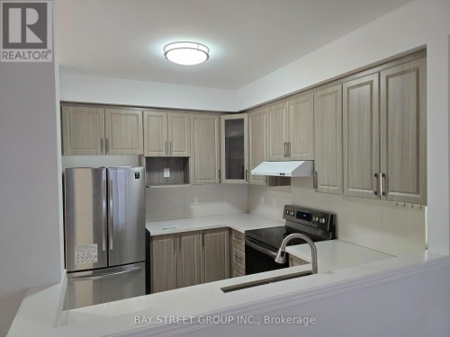 88 DAIRY DRIVE , Toronto, Ontario M1L 0E9 4