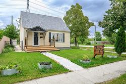 723 Weatherdon AVE  Winnipeg, MB R2M 2B1